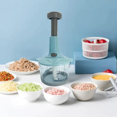 Manual kitchen food chopper for garlic and herbs